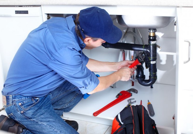 Plumbing Services In Tucson: What To Look For In An Expert Plumber